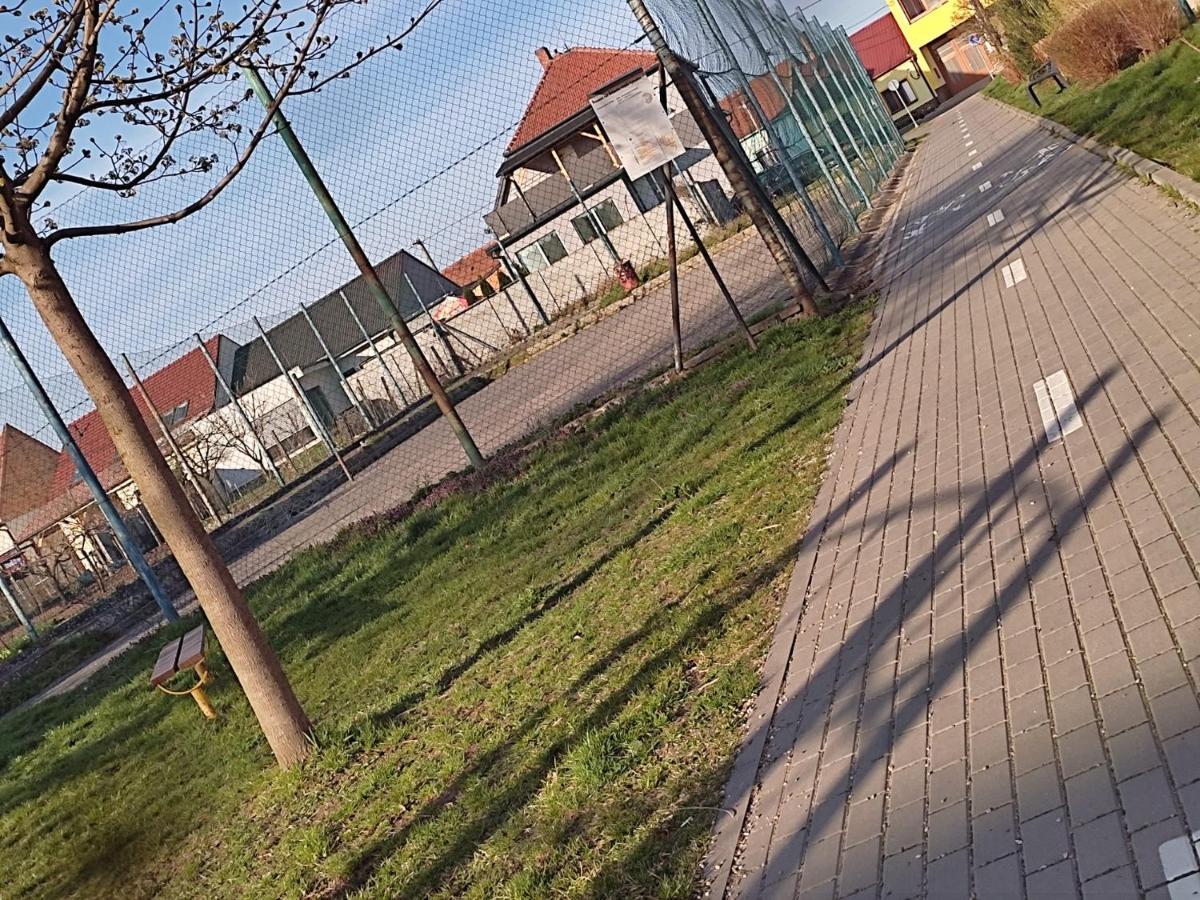 Penzion Kendy Apartment Mistrin Bagian luar foto